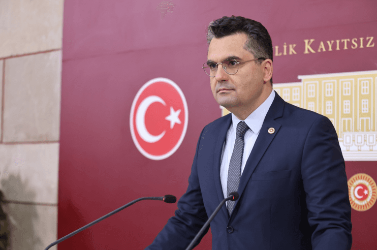 BURAK DALGIN’DAN GÖNEN ÇAYI İÇİN ÇAĞRI: “CAN SUYU DEĞİL, TEMİZ  SU İSTİYORUZ”