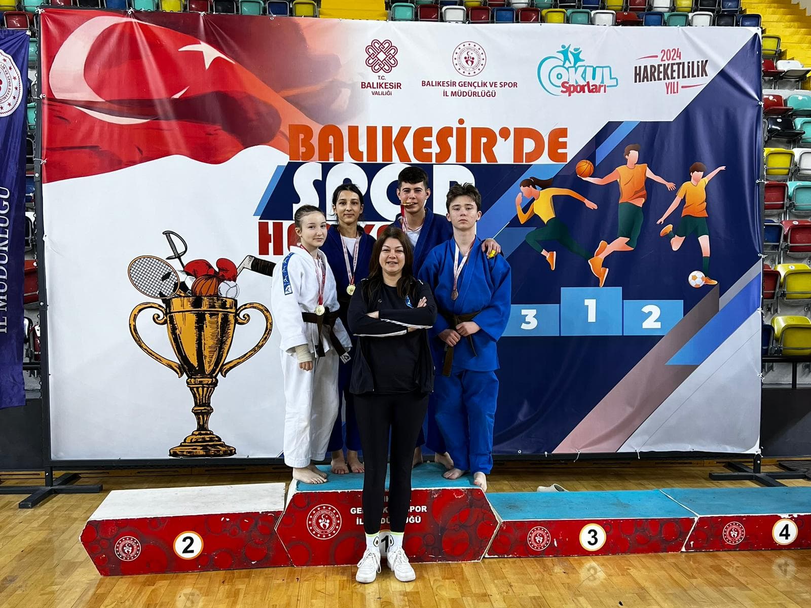 Büyükşehir’in sporcuları güreş ve judoda madalyaları topladı