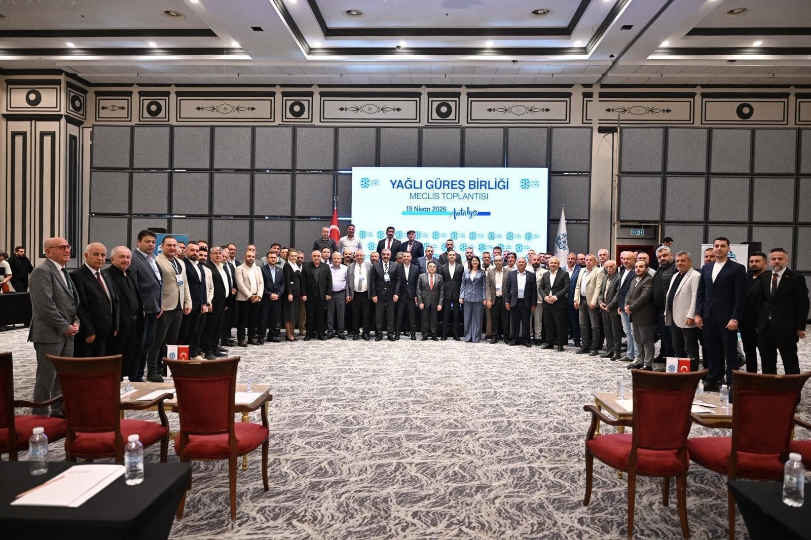 Yağlı Güreş Birliği’nde Güven Tazelendi: Ahmet Akın Yeniden Başkan